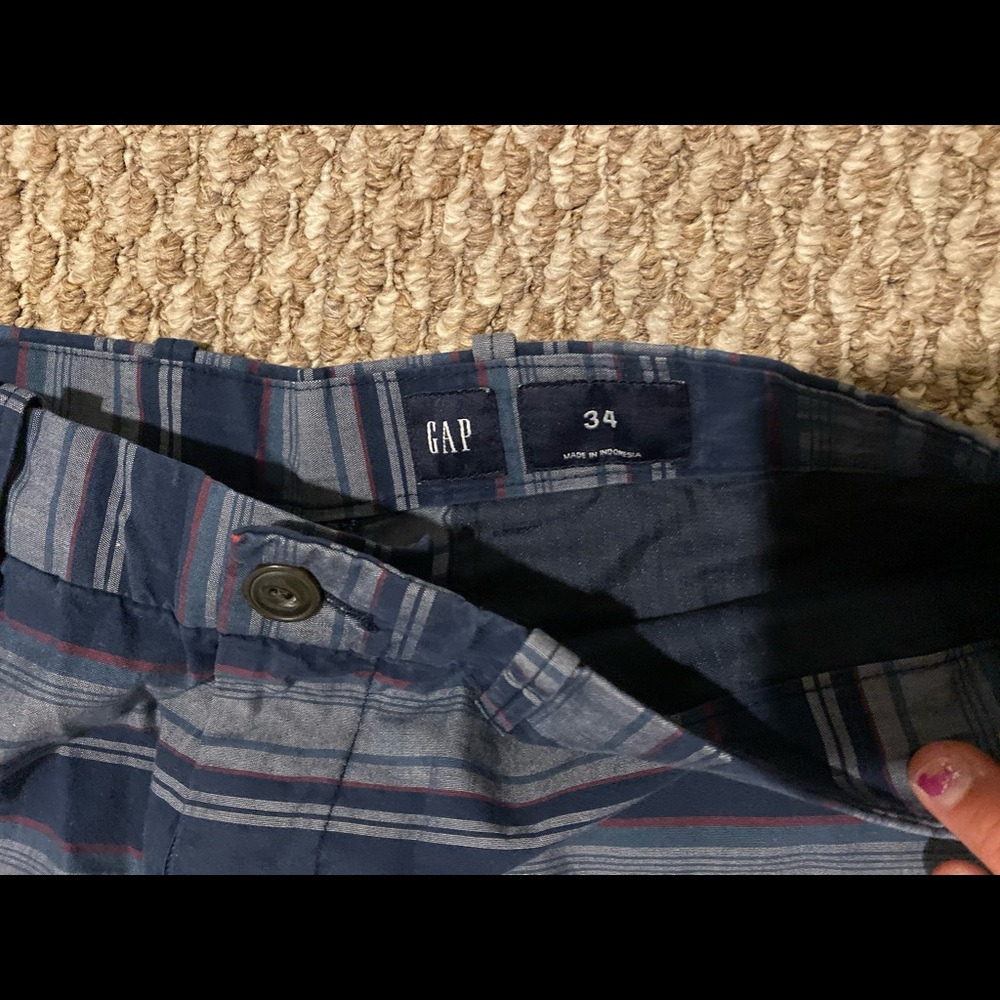 Shorts - Picture 2 of 3